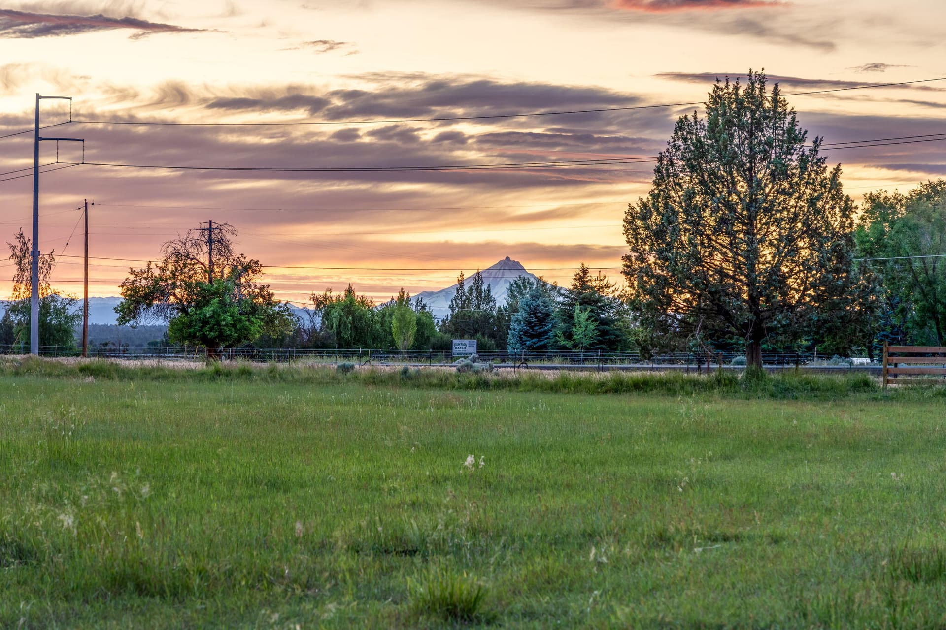 2025_06_12_510_sw_67th_st_rdm_twilight-2. Photo 4 of 23, 510 SW 67th Street, Redmond, OR 97756