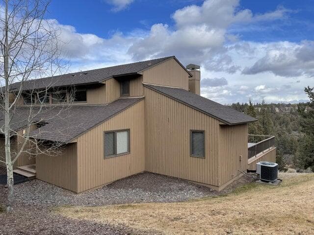 Side. Photo 2 of 58, 1916 Redtail Hawk Drive Unit RV45B, Redmond, OR 97756