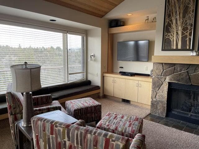 Family Room. Photo 5 of 58, 1916 Redtail Hawk Drive Unit RV45B, Redmond, OR 97756