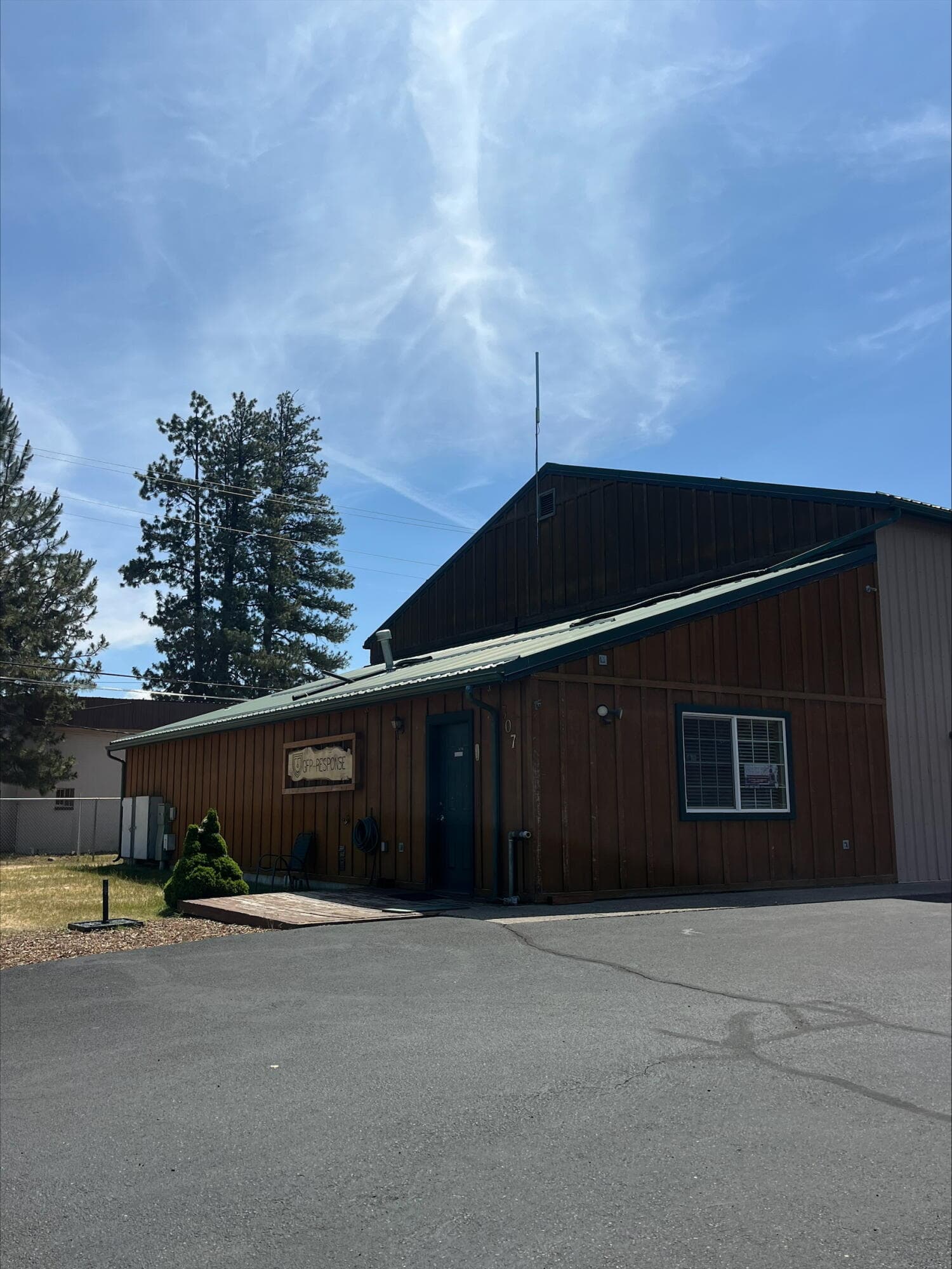 2. Photo 2 of 12, 307 W Sisters Park Drive, Sisters, OR 97759