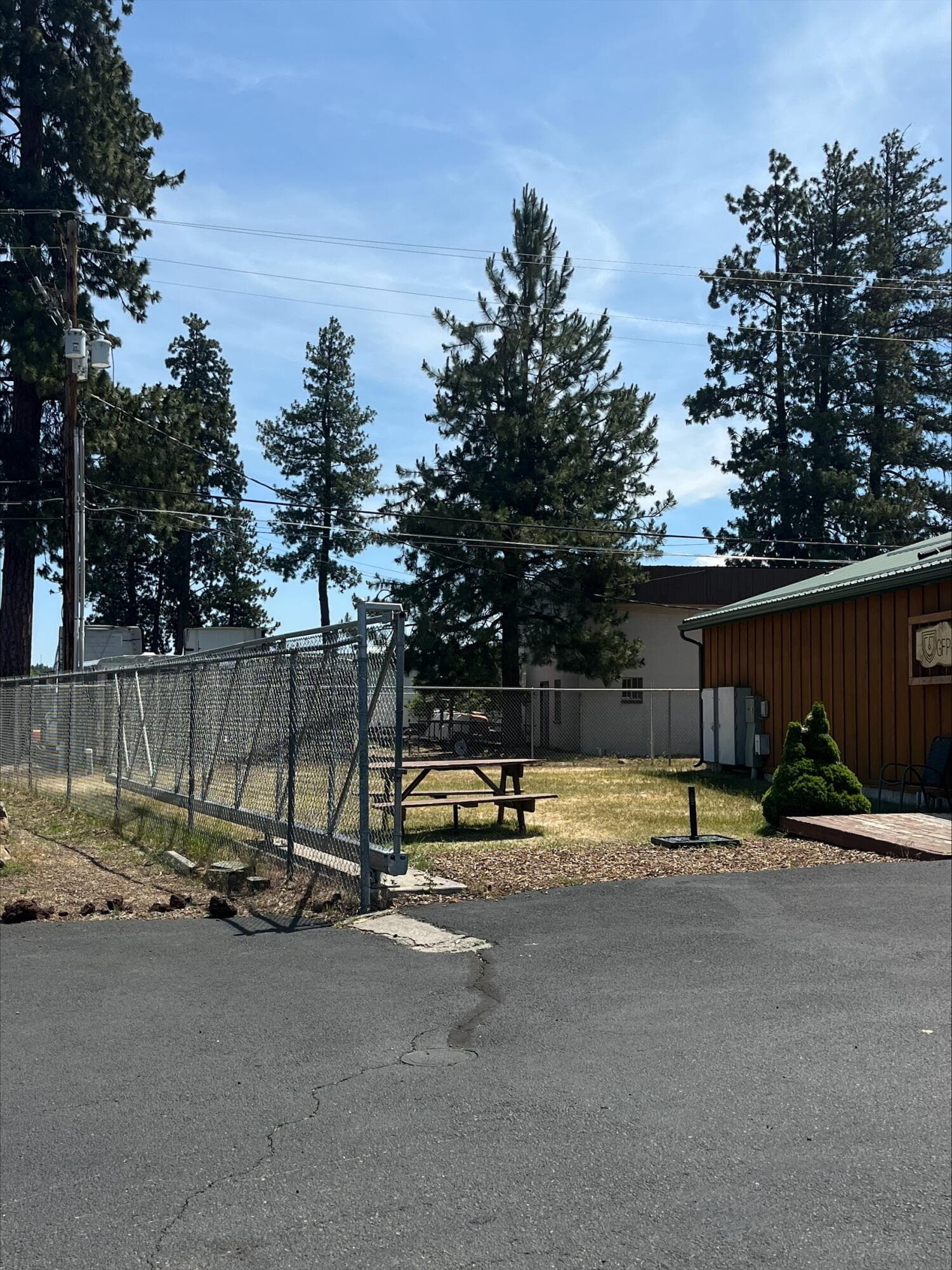 4. Photo 4 of 12, 307 W Sisters Park Drive, Sisters, OR 97759