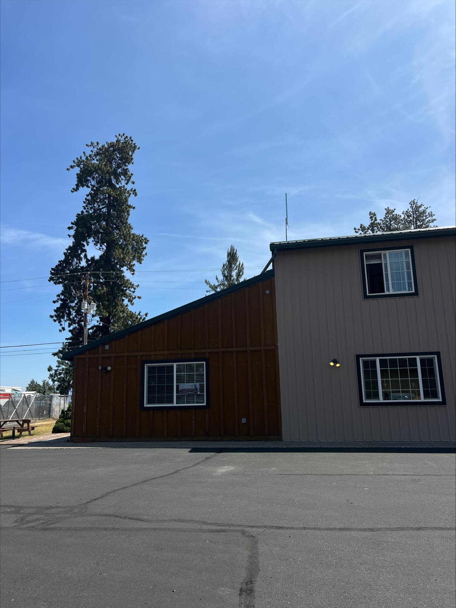 3. Photo 3 of 12, 307 W Sisters Park Drive, Sisters, OR 97759