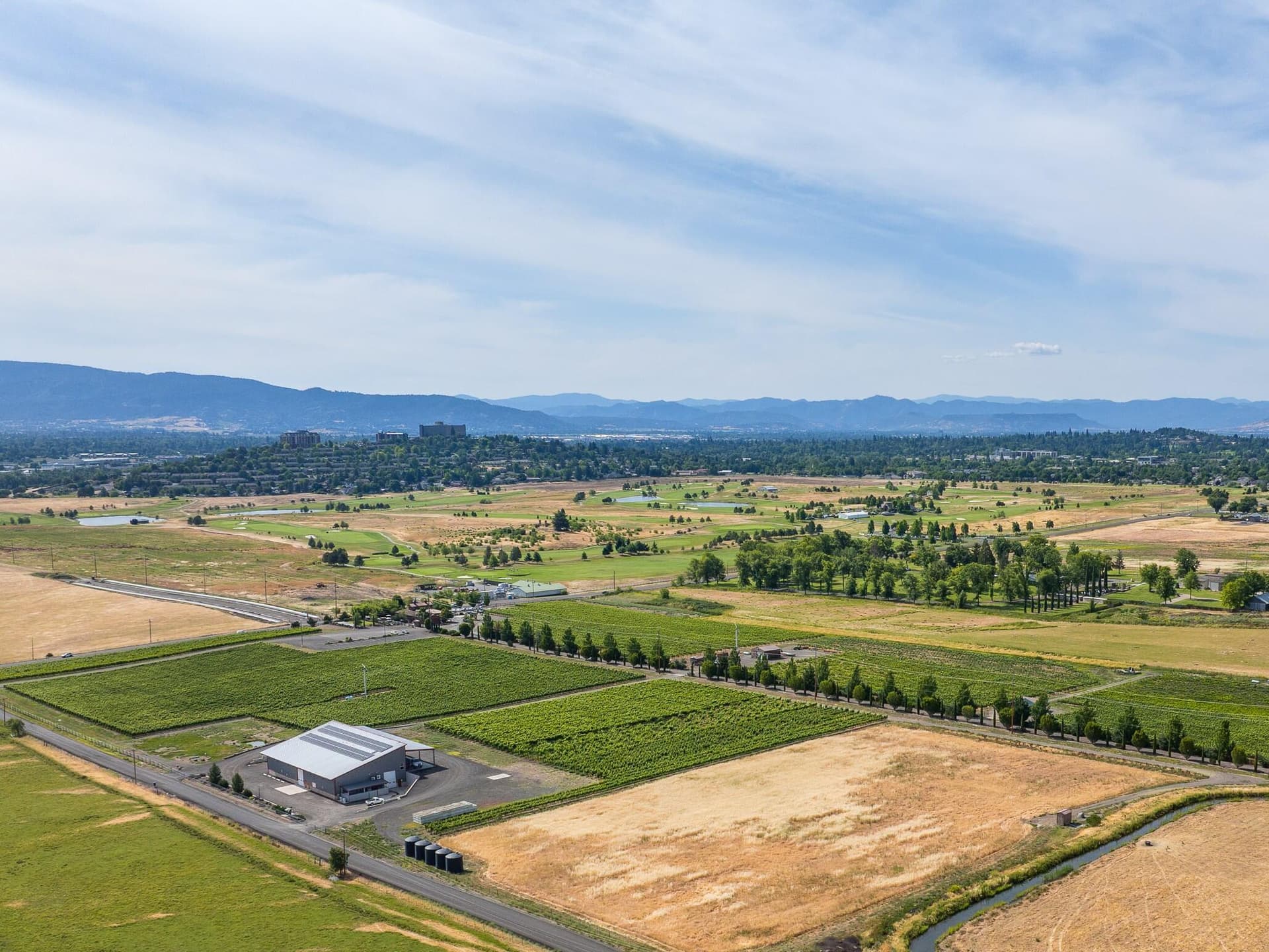 Padigan (4). Photo 4 of 47, 2335 N Phoenix Road, Medford, OR 97504
