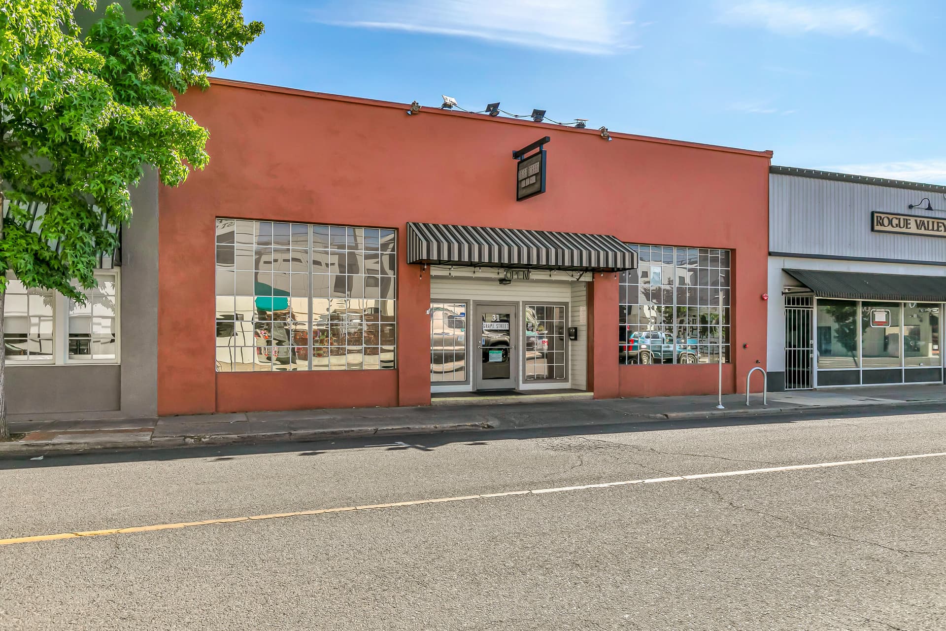 9R9A0417. Photo 2 of 16, 31 S Grape Street, Medford, OR 97501