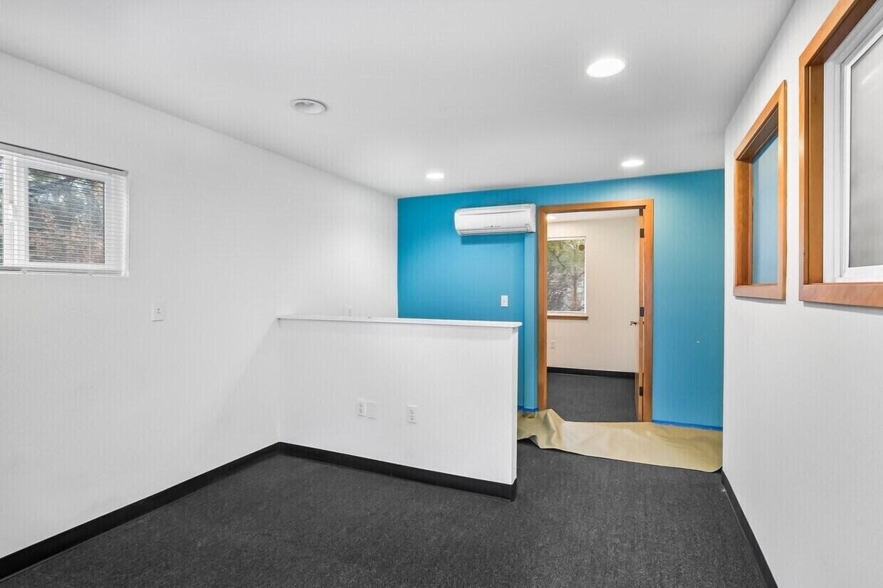 attachment (11). Photo 5 of 25, 909 SE 2nd Street, Bend, OR 97702