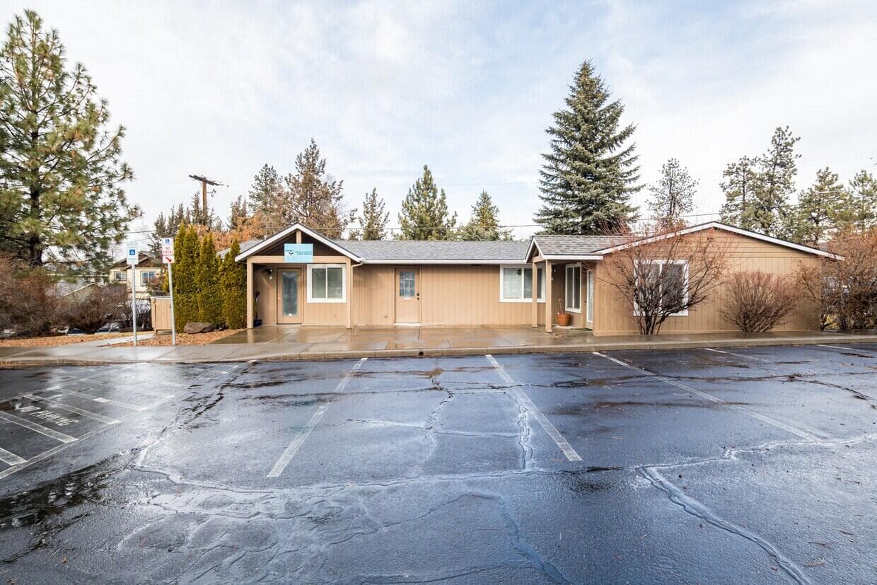 attachment (22). Photo 2 of 25, 909 SE 2nd Street, Bend, OR 97702