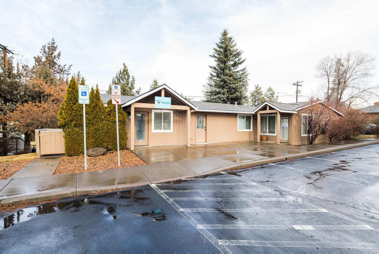 attachment (23). Photo 3 of 25, 909 SE 2nd Street, Bend, OR 97702