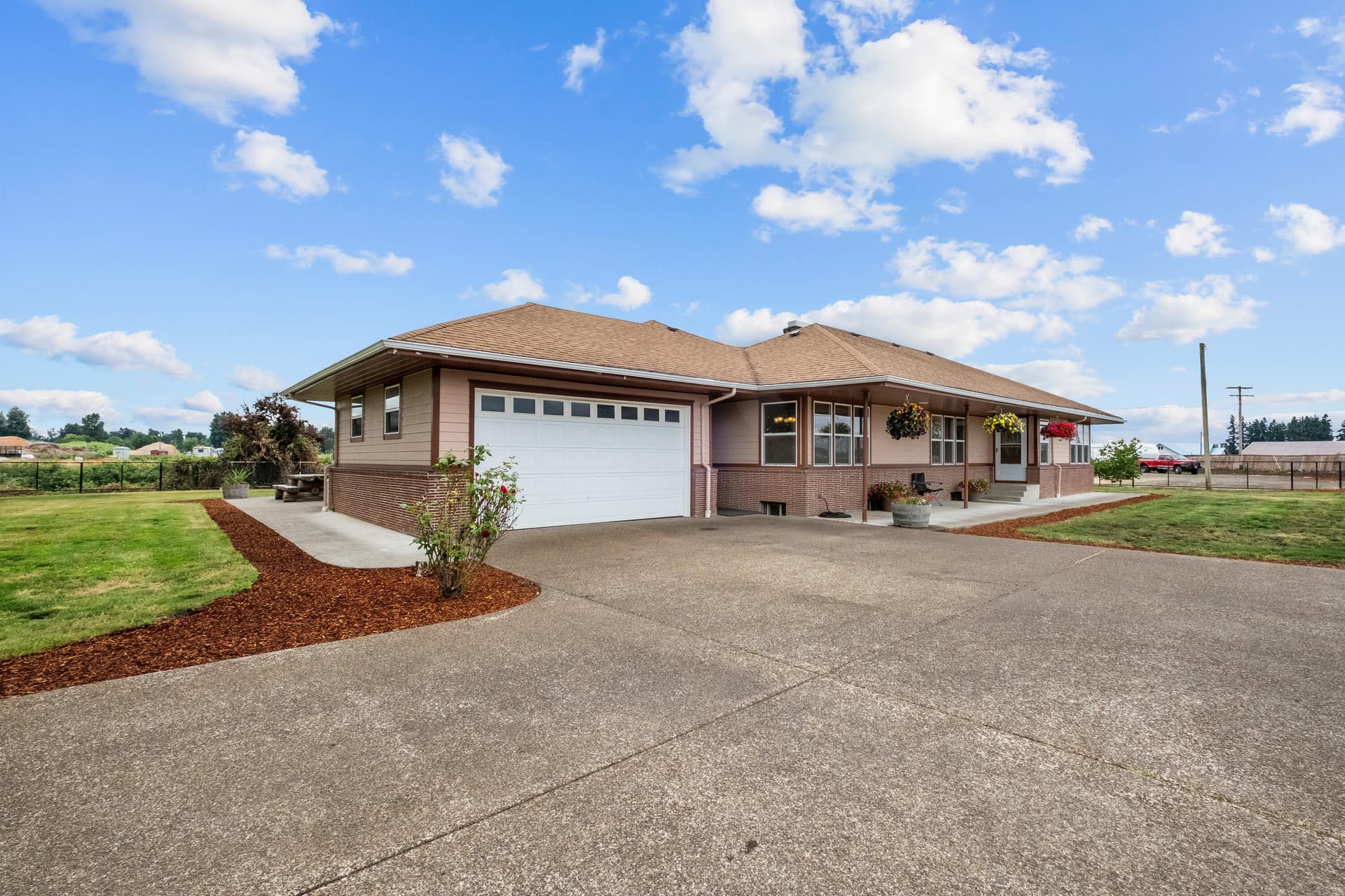 XHRM3119. Photo 2 of 42, 8758 Stayton Road, Turner, OR 97392