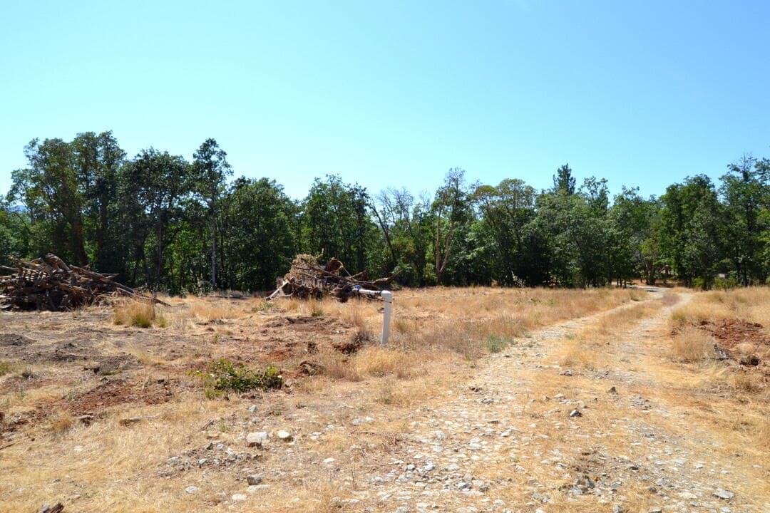 DSC_5782. Photo 2 of 6, 779 Harris Road, Grants Pass, OR 97526