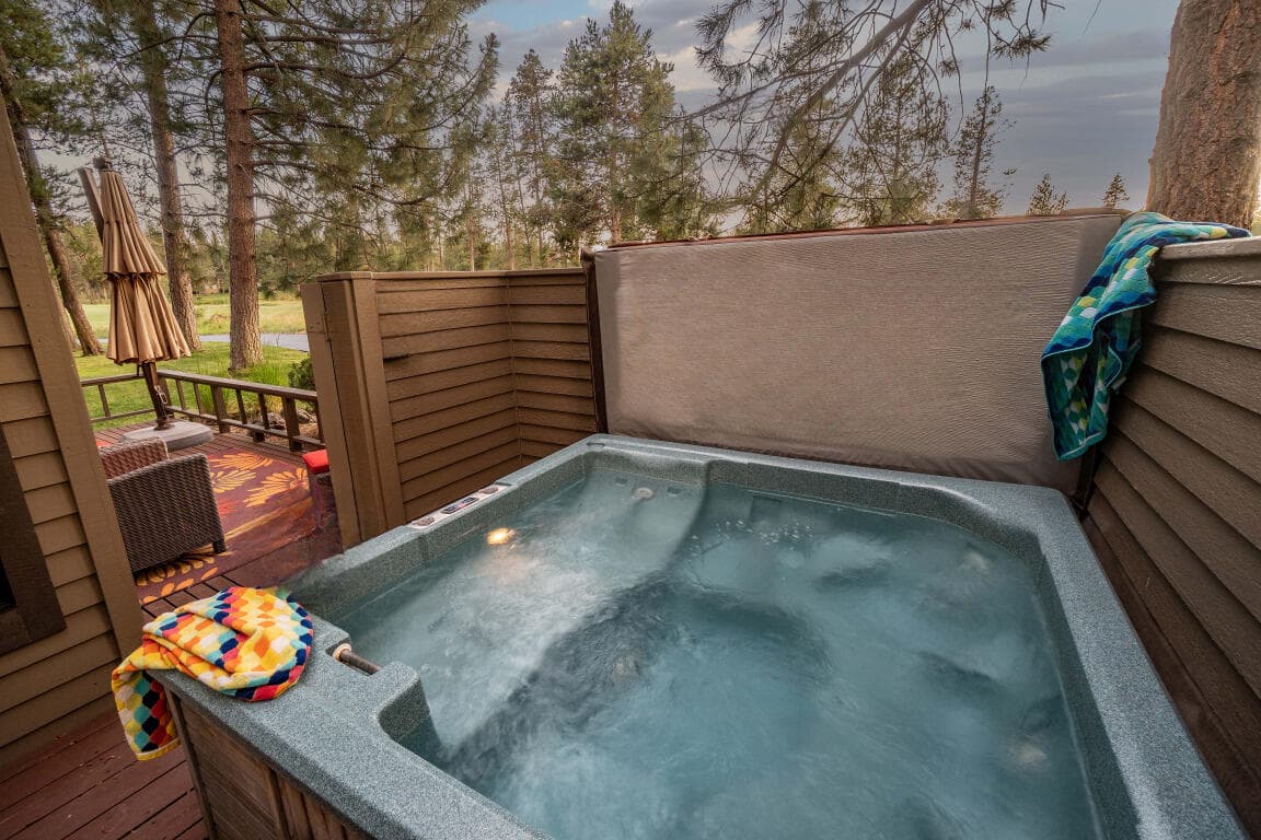 003. Photo 3 of 25, 57925 Silver Fir Circle Unit 10, Sunriver, OR 97707