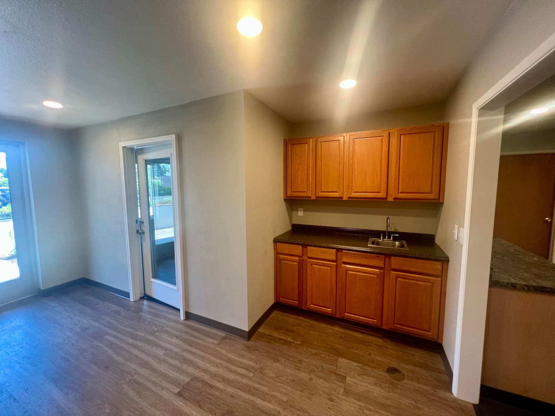 IMG_1144. Photo 5 of 27, 541 Business Park Drive Unit D, Medford, OR 97504