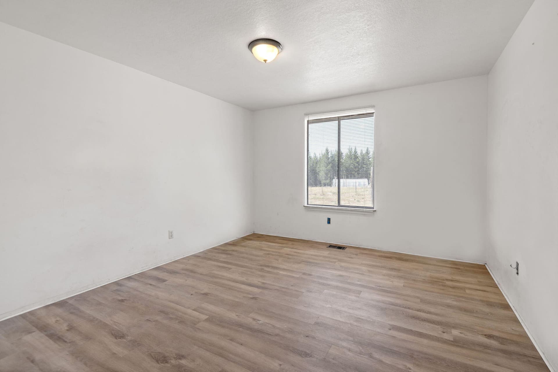 15994 Camino De Oro, La Pine. Photo 5 of 23, 15994 Camino De Oro, La Pine, OR 97739