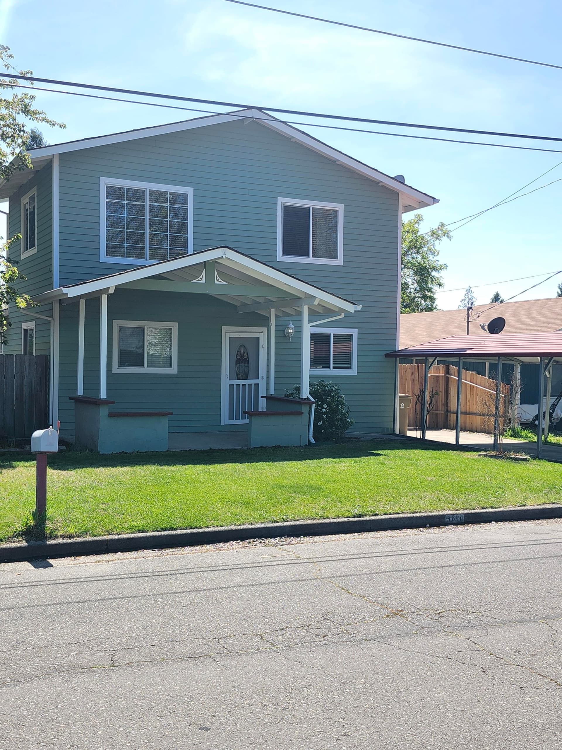 Front. Photo 3 of 48, 1011 SW I Street, Grants Pass, OR 97526