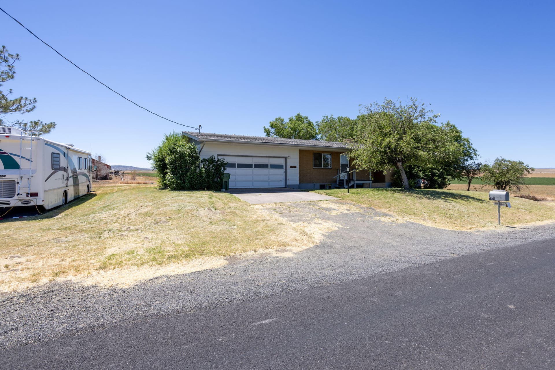 Home Front. Photo 1 of 51, 2551 SW Ford Lane, Madras, OR 97741