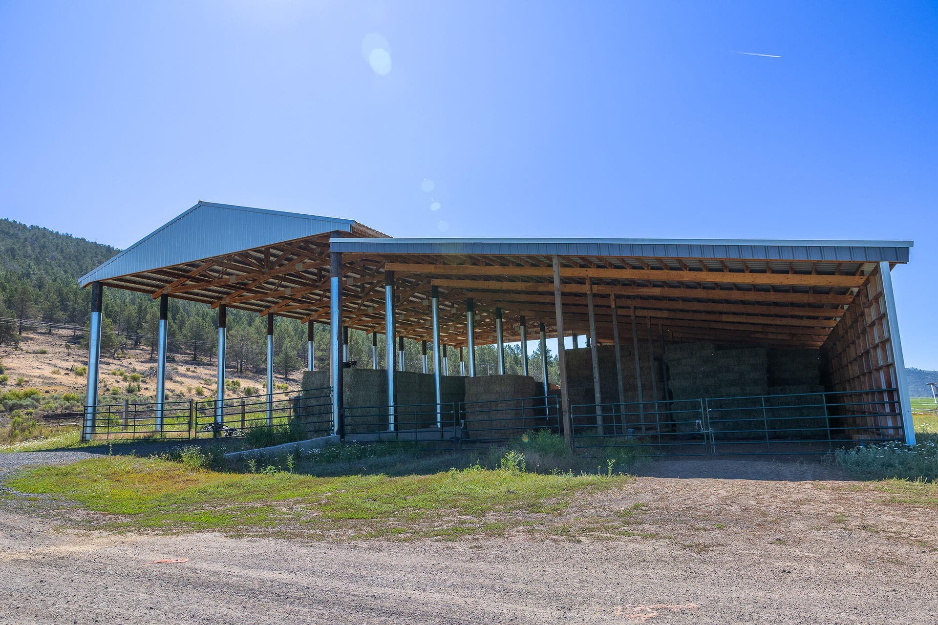 335A5298. Photo 2 of 33, 17025 Mitchell Road, Dairy, OR 97625