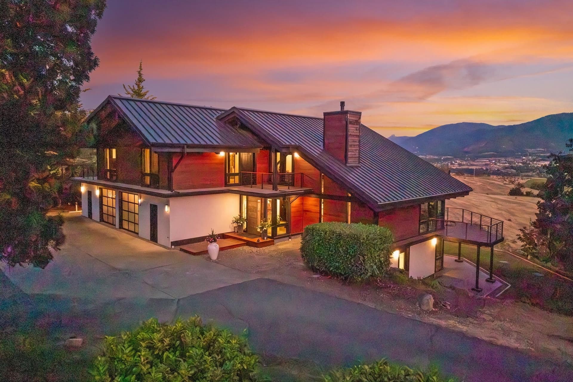 ApxEN00157. Photo 1 of 142, 1440 E Nevada Street, Ashland, OR 97520