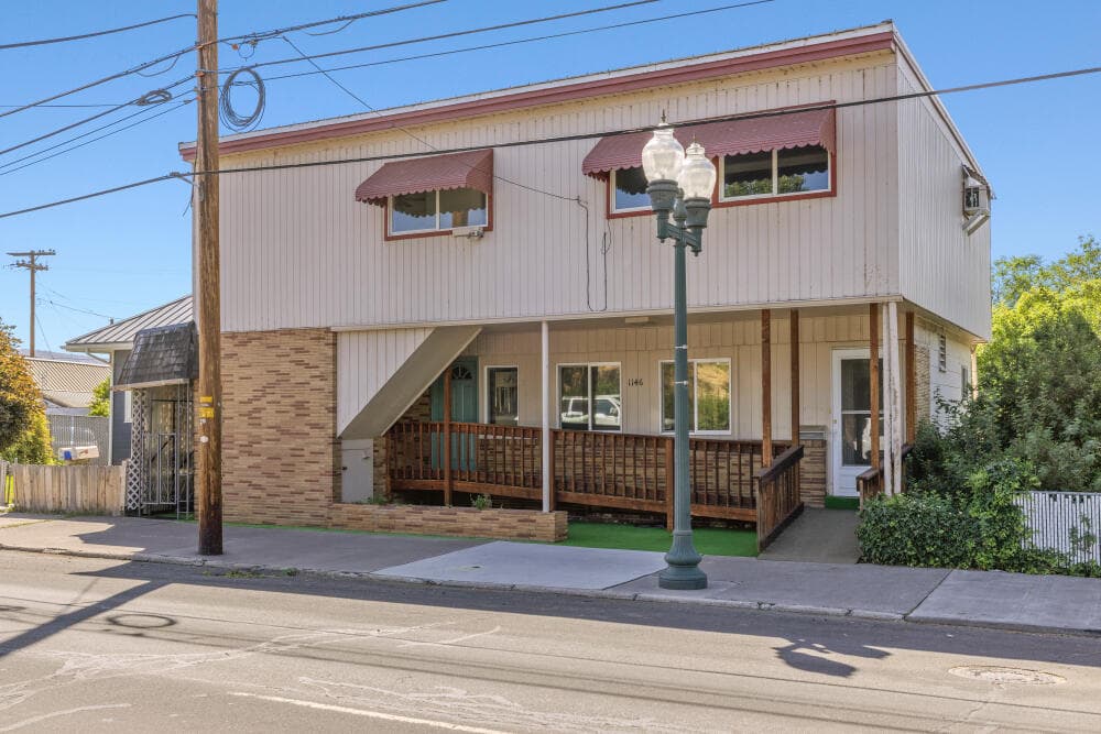 Front on Pine St. Photo 2 of 73, 1146 Pine Street, Klamath Falls, OR 97601