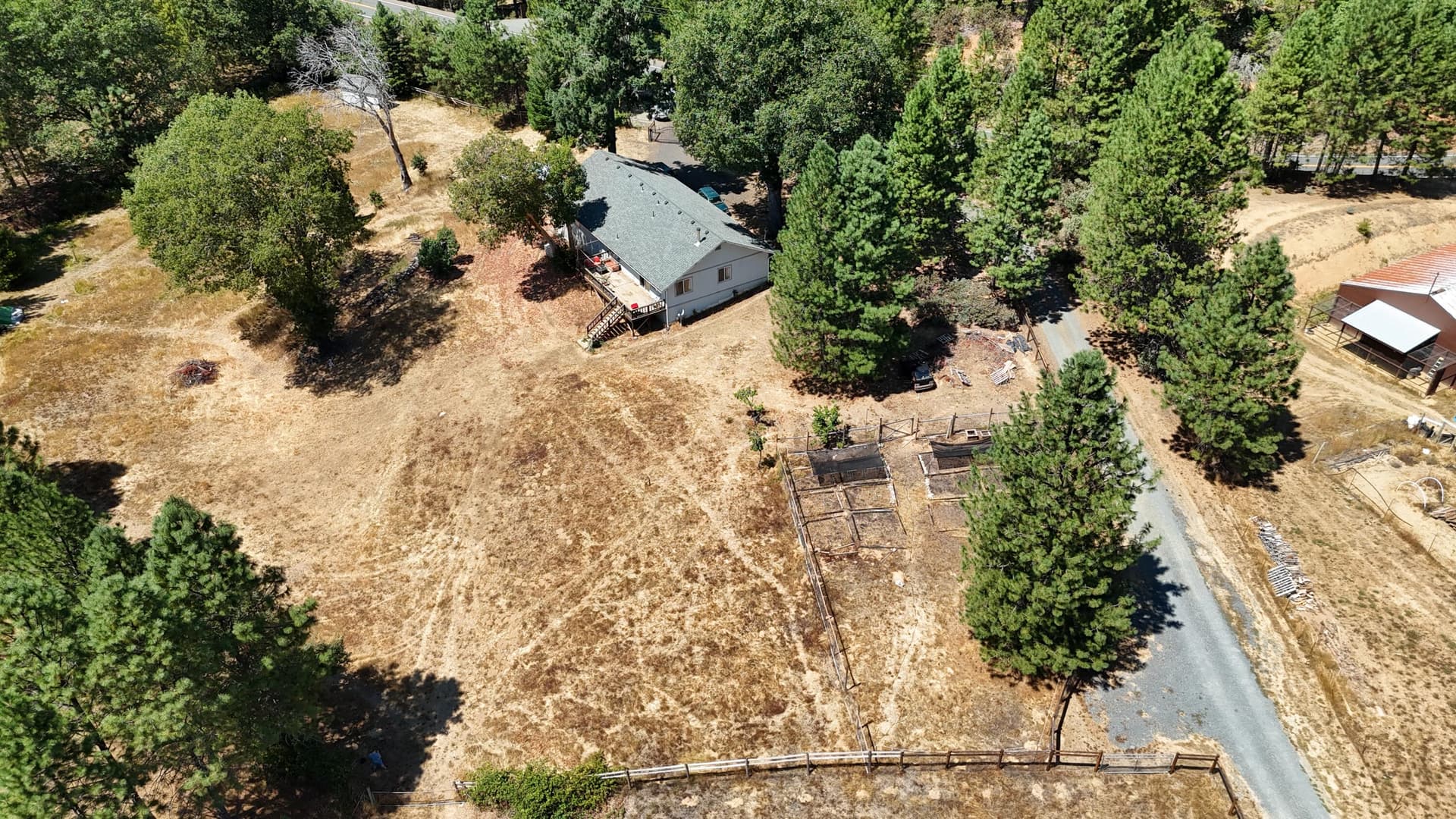 home with garden in view. Photo 3 of 21, 467 Draper Valley Road, Selma, OR 97538