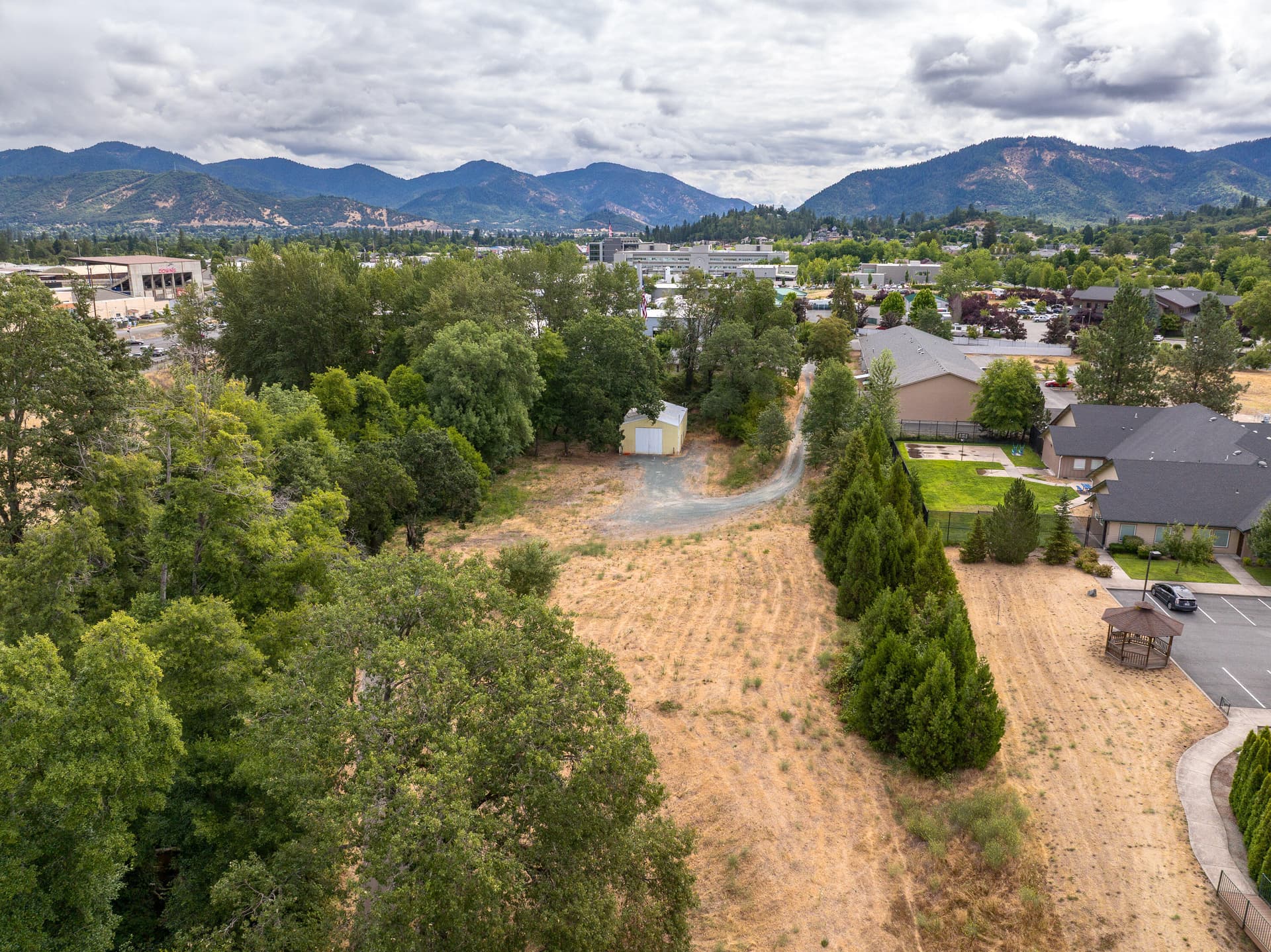 835 Union Ave-015. Photo 4 of 19, 835 union Avenue, Grants Pass, OR 97527