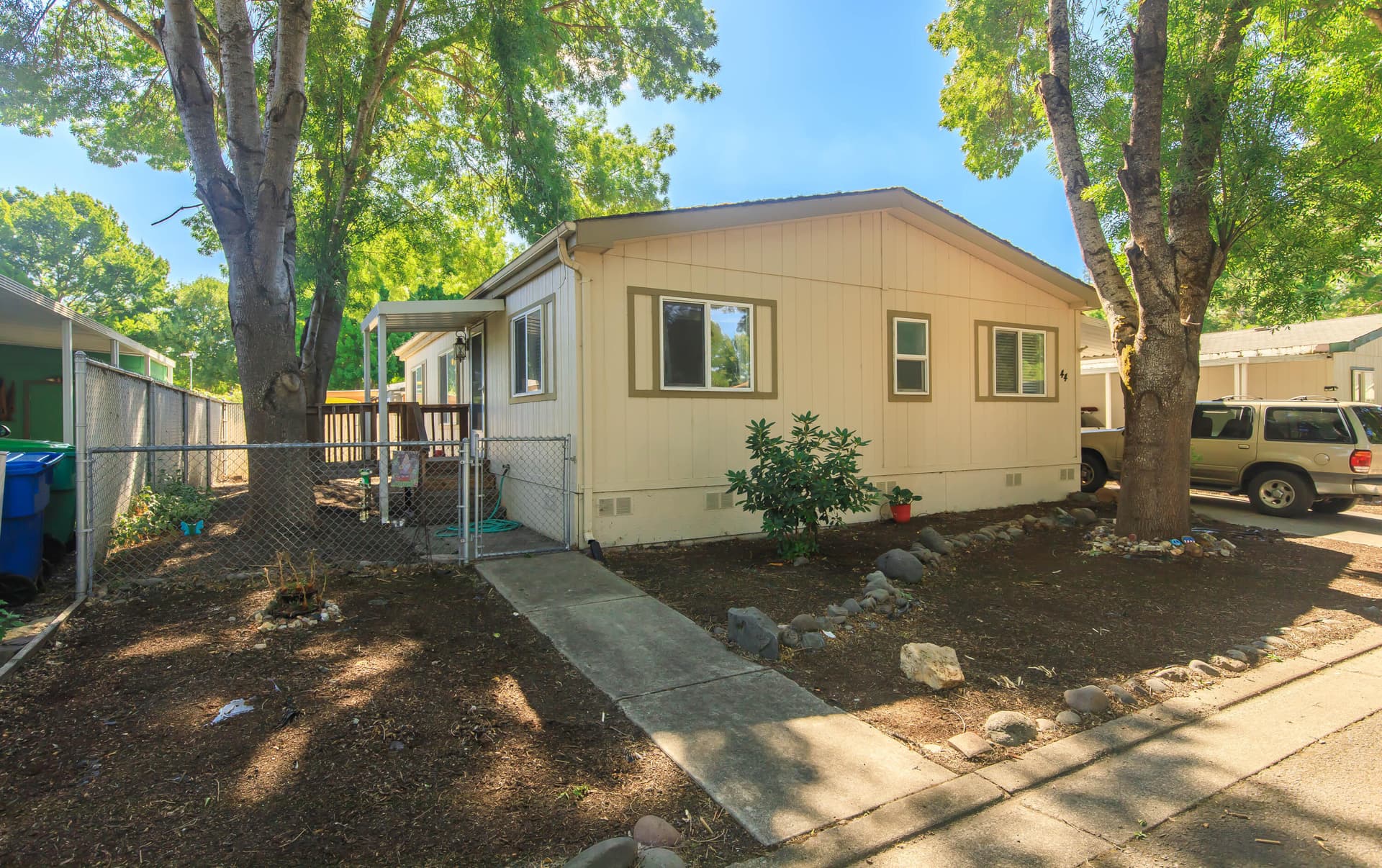 633 E Archwood, #44. Photo 1 of 35, 633 E Archwood Drive Unit UNIT 44, Eagle Point, OR 97524