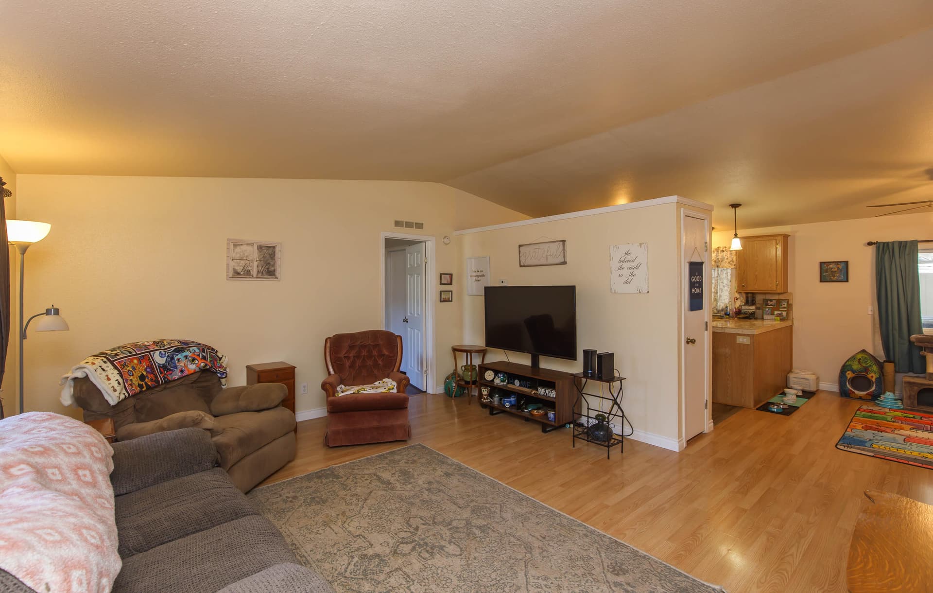 Open floor plan. Photo 3 of 35, 633 E Archwood Drive Unit UNIT 44, Eagle Point, OR 97524