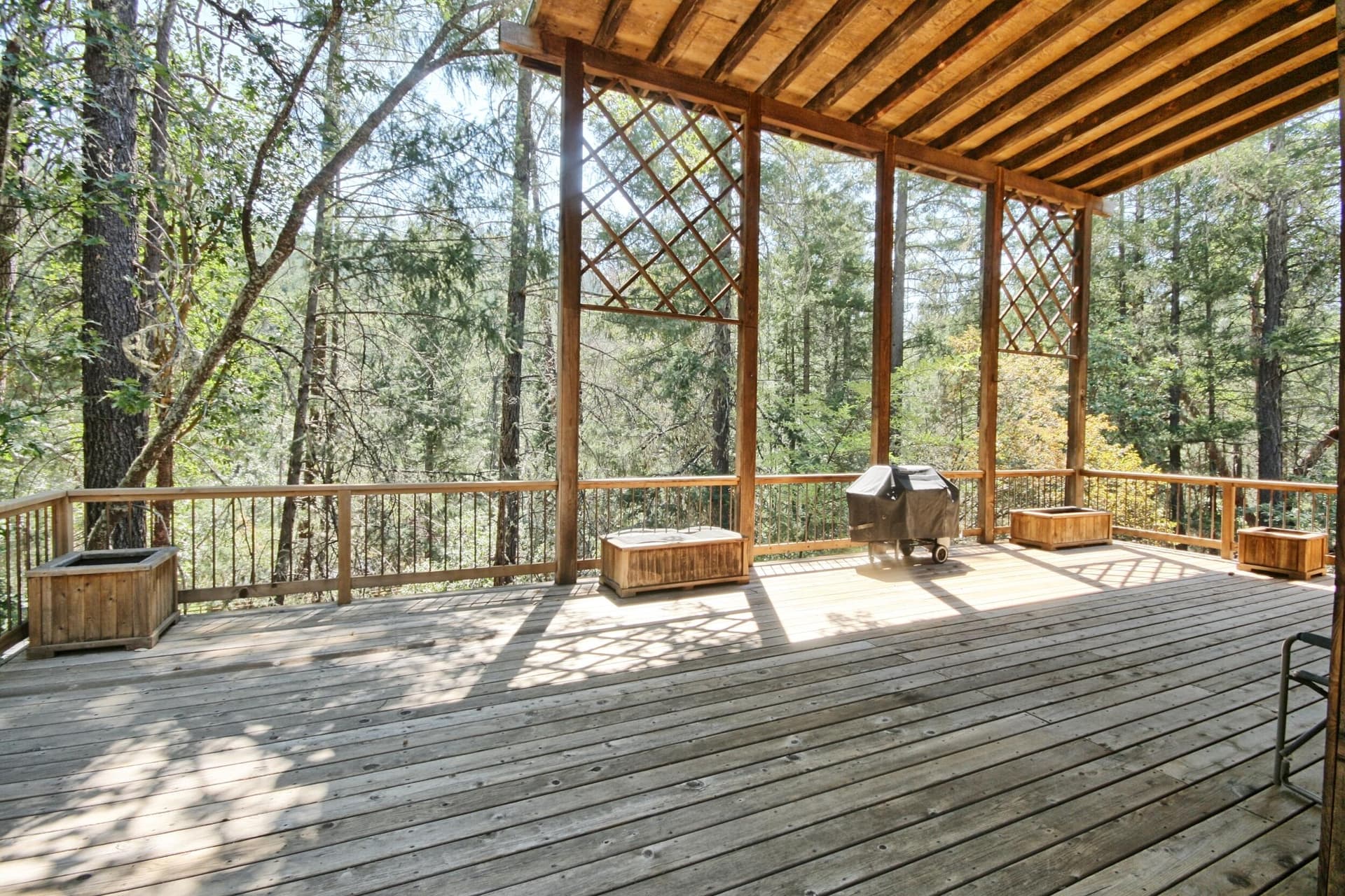 Expansive Decking. Photo 3 of 57, 939 Beaver Creek Road, Jacksonville, OR 97530