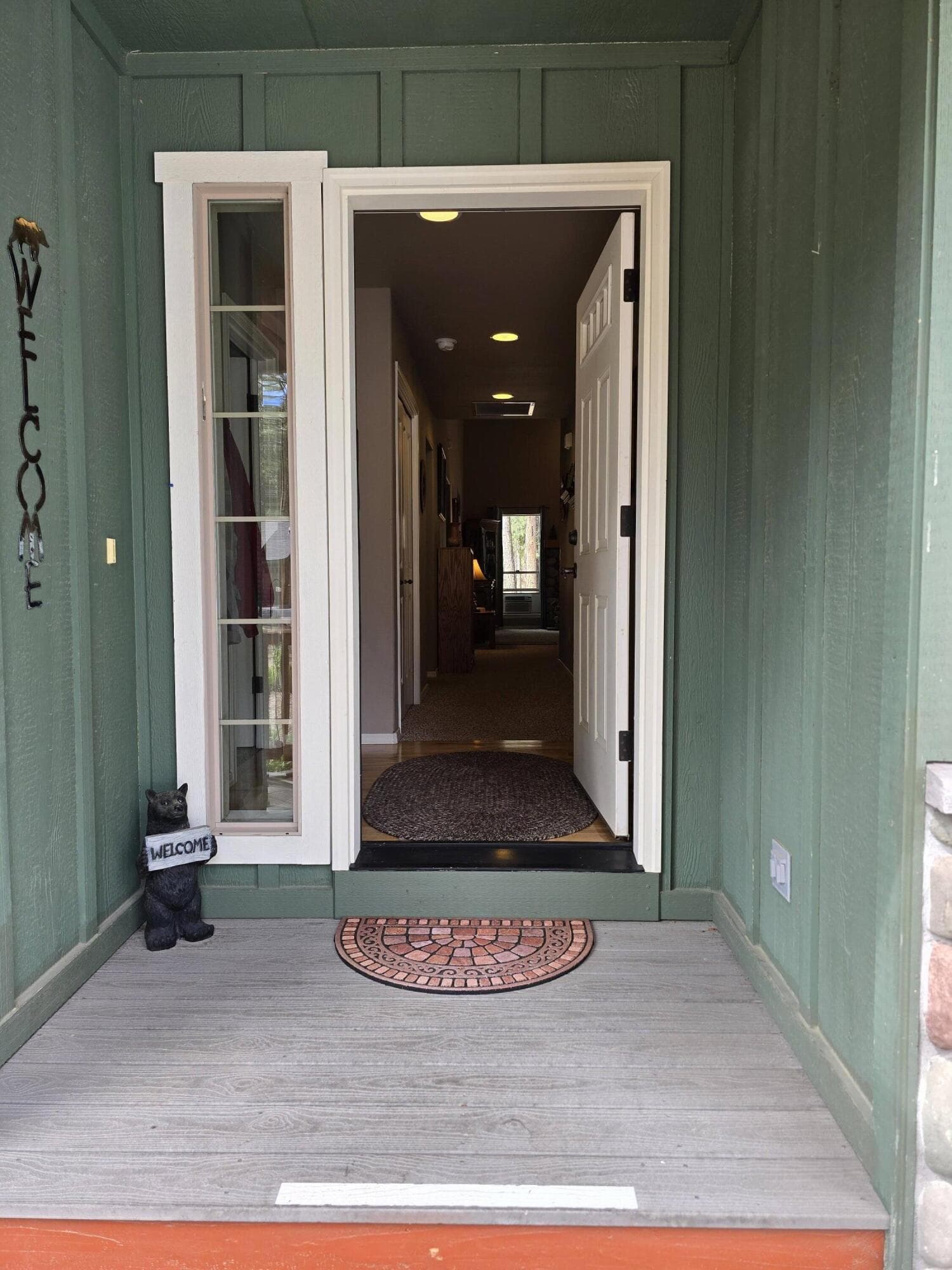 R front entrance. Photo 3 of 26, 15324 Bear Street, La Pine, OR 97739