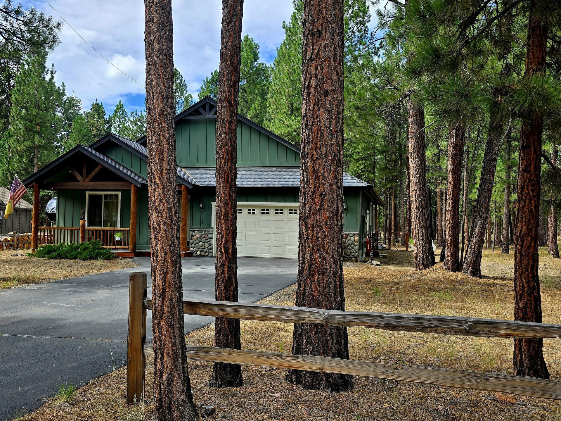 R view front home. Photo 2 of 26, 15324 Bear Street, La Pine, OR 97739
