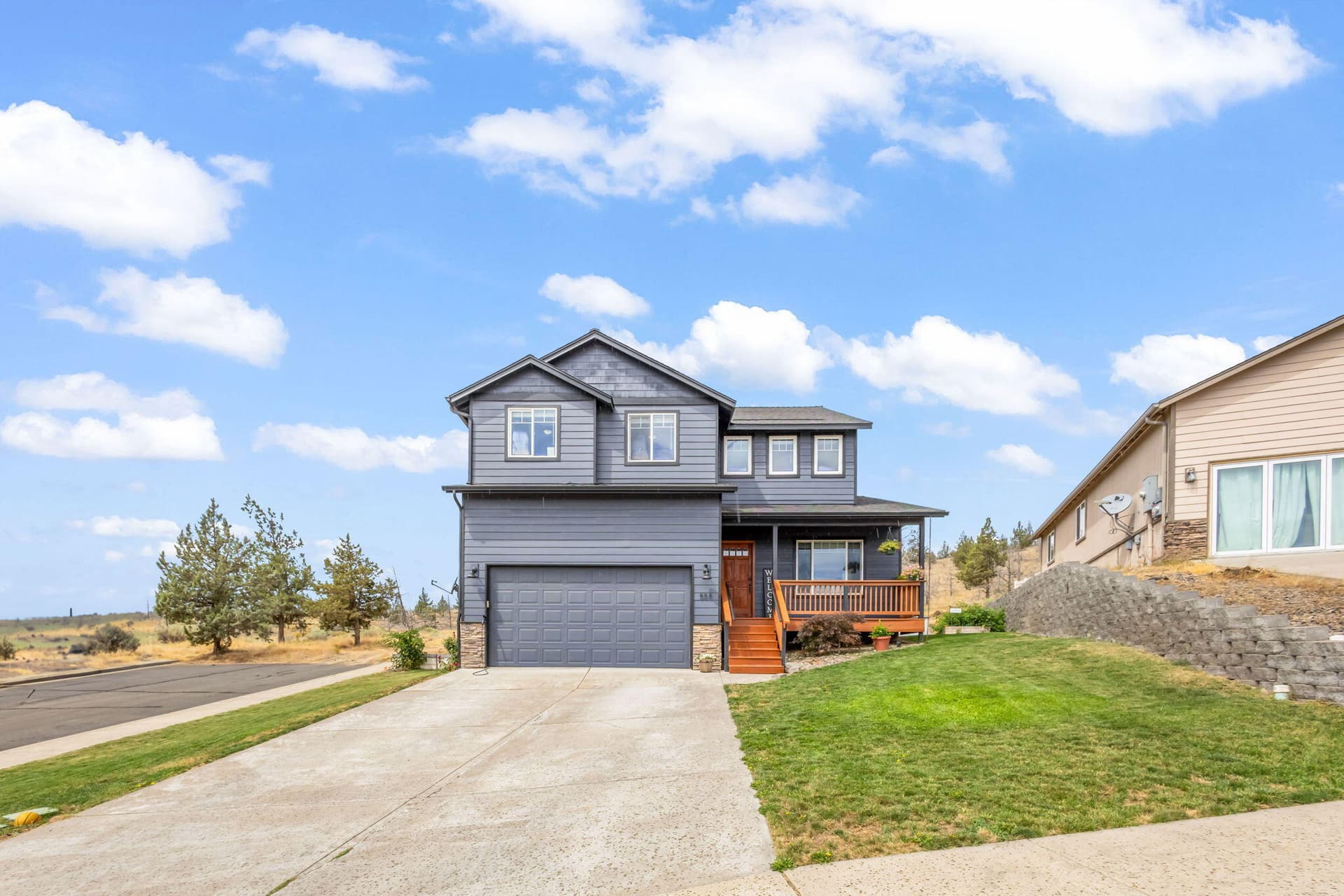 2-web-or-mls-02. Photo 2 of 40, 558 SW Cedar Hill Drive, Madras, OR 97741