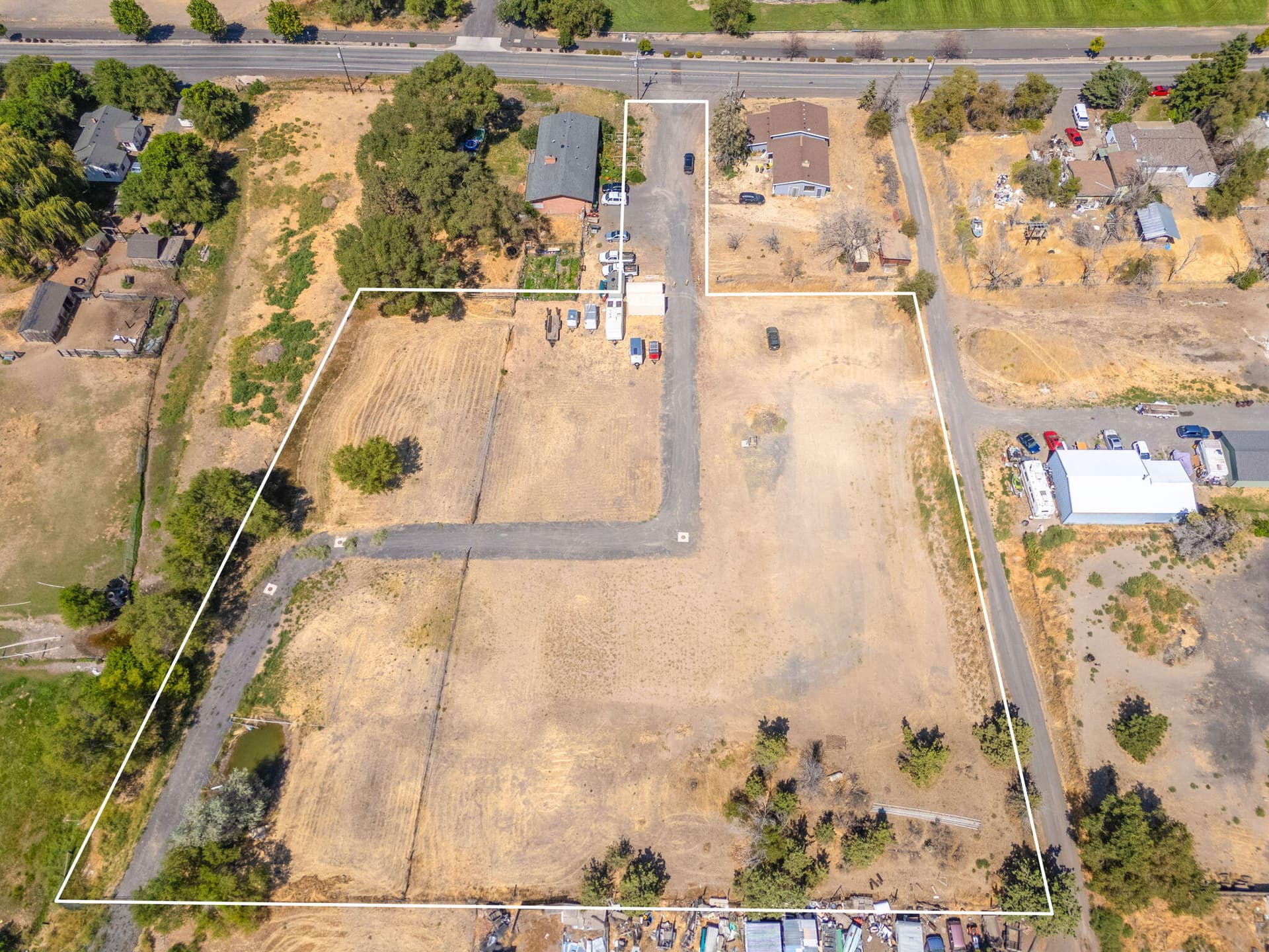 6-web-or-mls-03 - Lot line. Photo 1 of 20, SW Fairgrounds Rd Unit Lot 00200, Madras, OR 97741