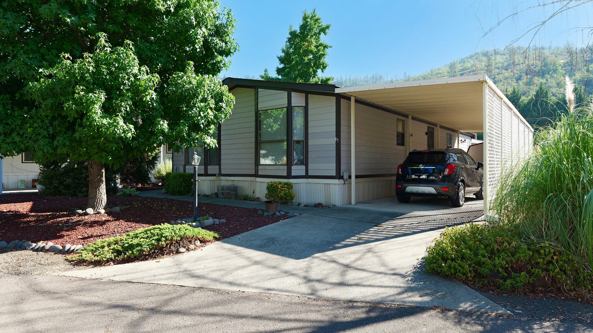 Front View. Photo 1 of 39, 21 Brophy Way Unit UNIT 17, Shady Cove, OR 97539