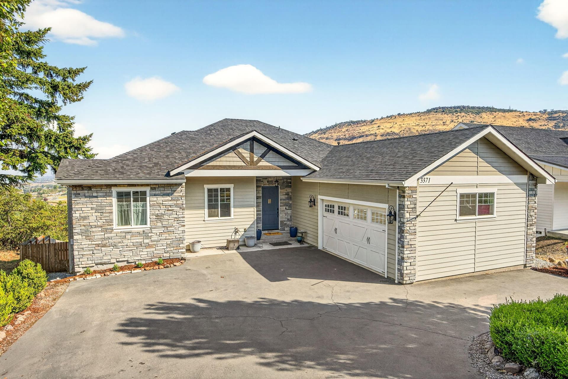 Oversized 2 Car Garage. Photo 2 of 91, 3371 Annapolis Drive, Medford, OR 97504
