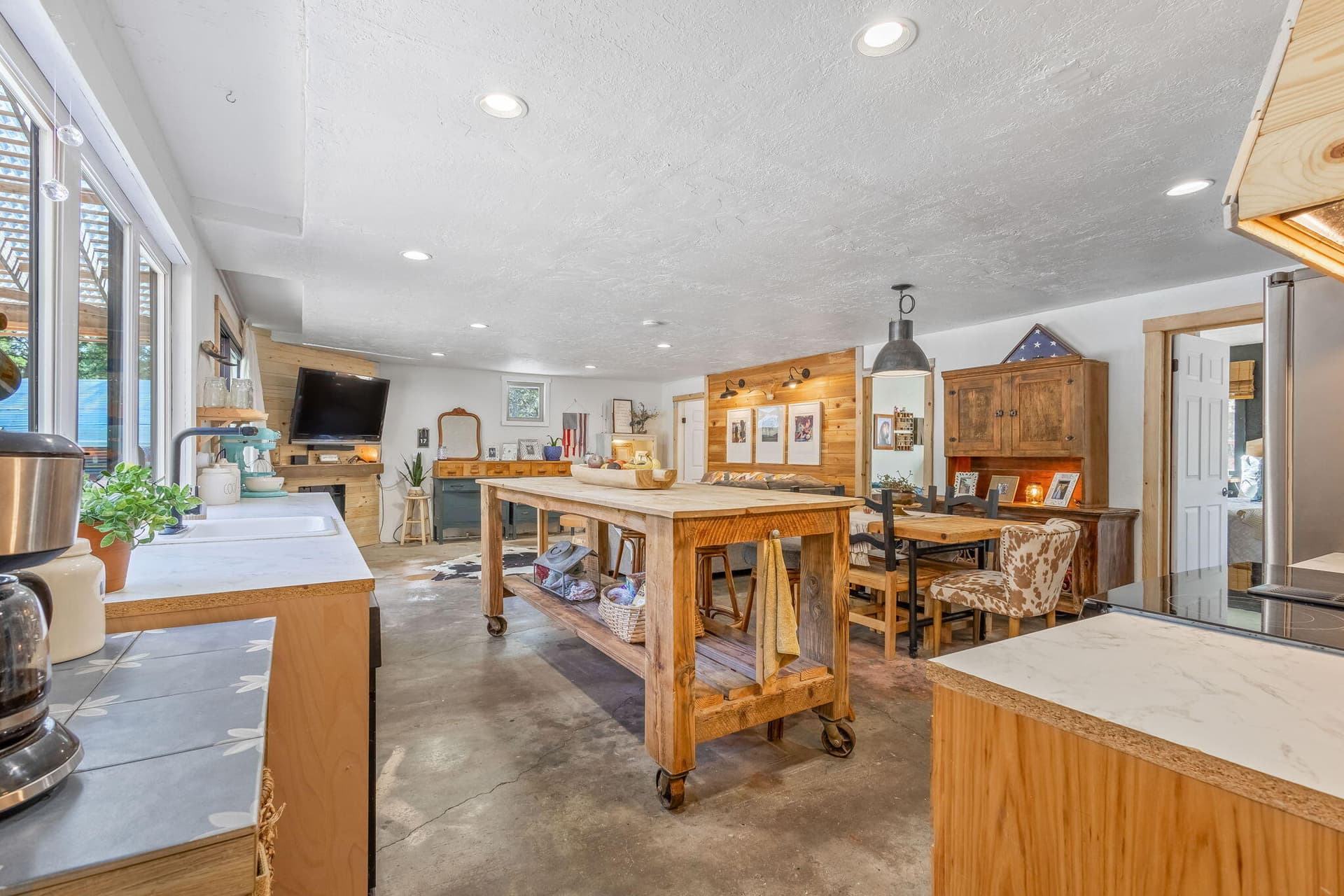 23-web-or-mls-23. Photo 4 of 48, 52900 Sunrise Boulevard, La Pine, OR 97739