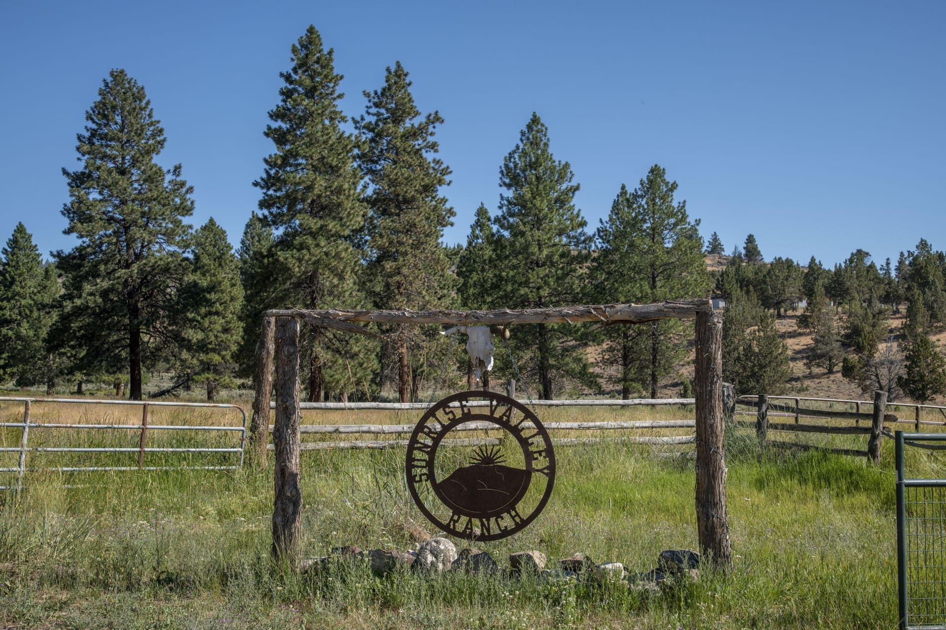 48-web-or-mls-DSC_6678. Photo 2 of 113, 32500 SE Tackman Road, Prineville, OR 97754