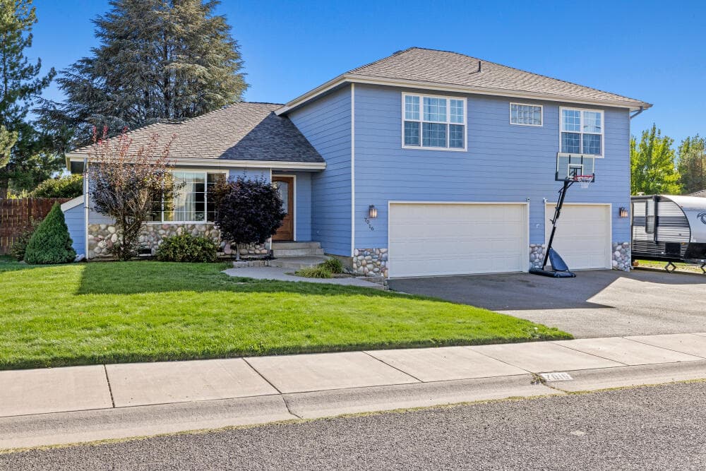 Front of home. Photo 1 of 27, 7016 Hager Lane, Klamath Falls, OR 97603