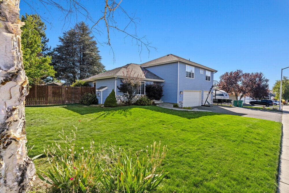 IMG_0017. Photo 2 of 27, 7016 Hager Lane, Klamath Falls, OR 97603