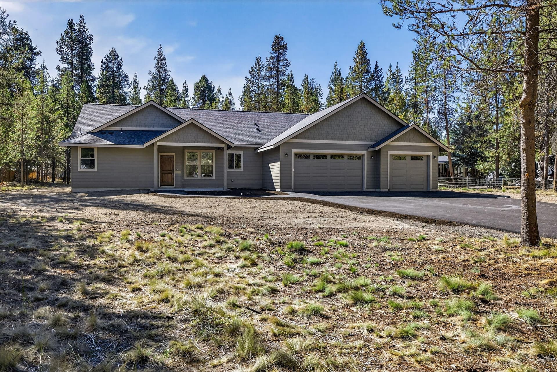 2025_09_26_16065_cascade_lane_lp-1. Photo 2 of 47, 16065 Cascade Lane, La Pine, OR 97739