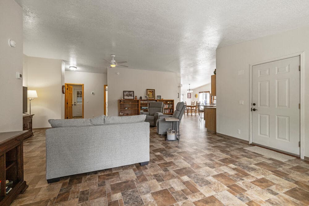 4. Photo 4 of 61, 22929 Horseshoe Way, Klamath Falls, OR 97601
