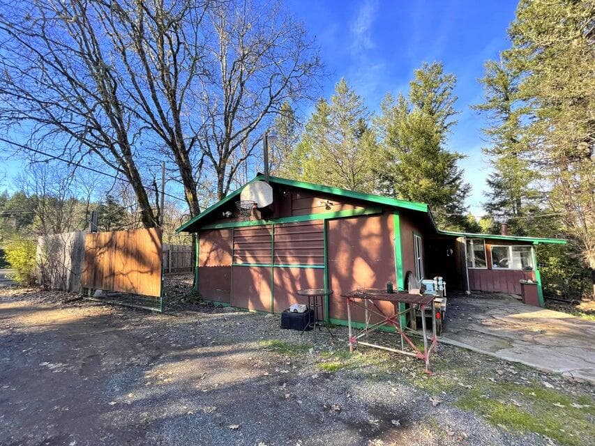 2565 5. Photo 3 of 14, 2565 Rockydale Road, Cave Junction, OR 97523