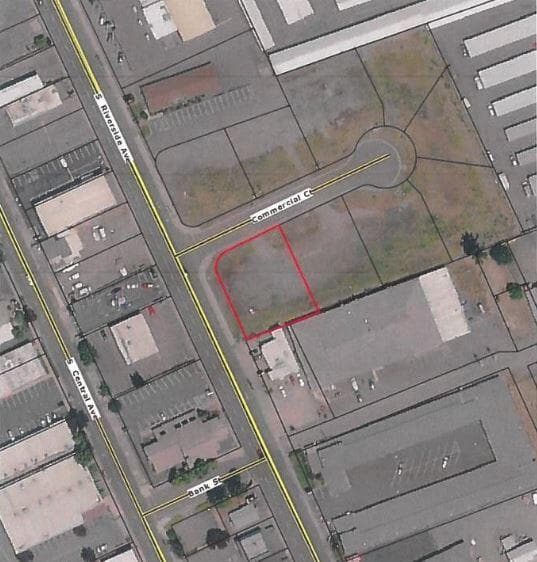 210 Commercial Ct pic 1. Photo 1 of 2, 210 Commercial Ct Court, Medford, OR 97501