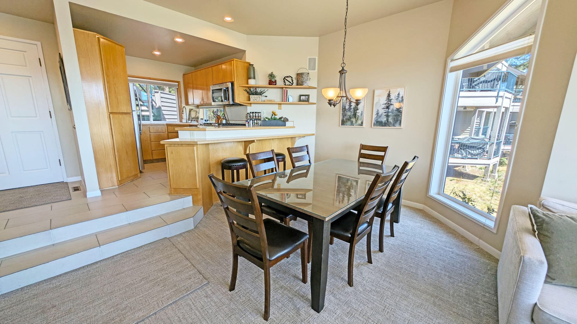 328 DIning. Photo 2 of 14, 19717 SW Mt Bachelor Drive Unit 328A, Bend, OR 97702