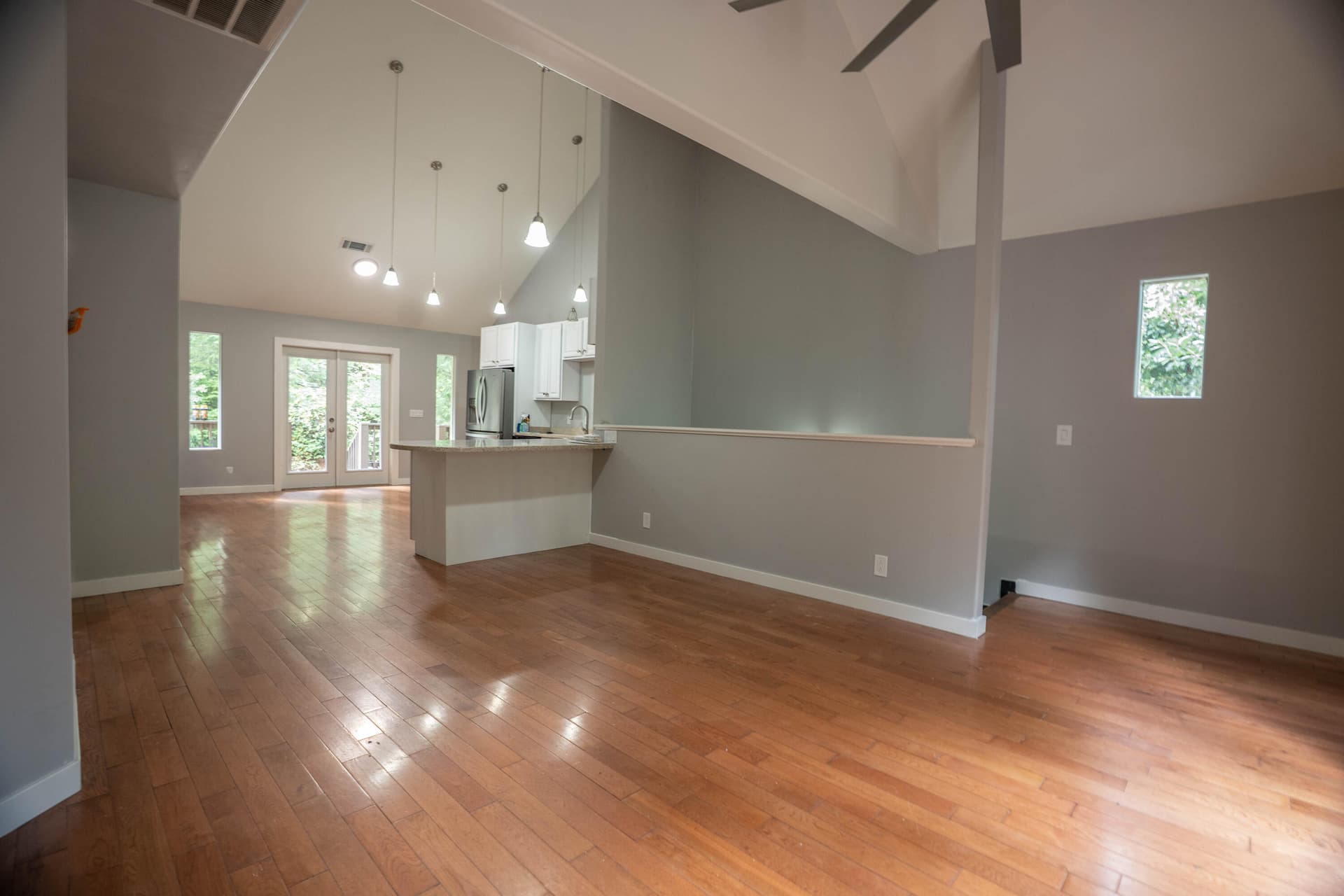 Open living concept. Photo 4 of 27, 709 Pinewood Way, Cave Junction, OR 97523