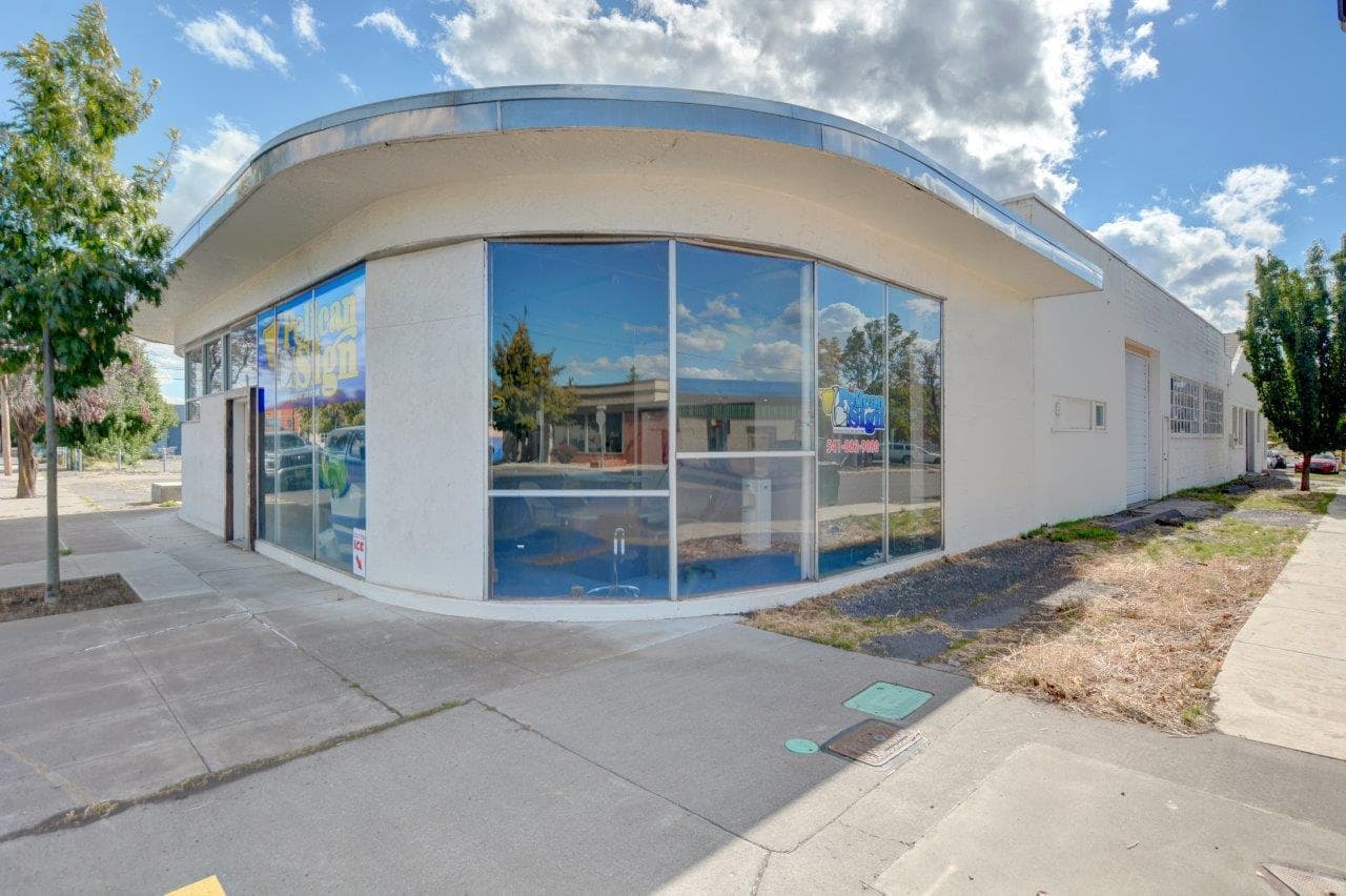 01a. Photo 1 of 54, 606 S 6th Street, Klamath Falls, OR 97601
