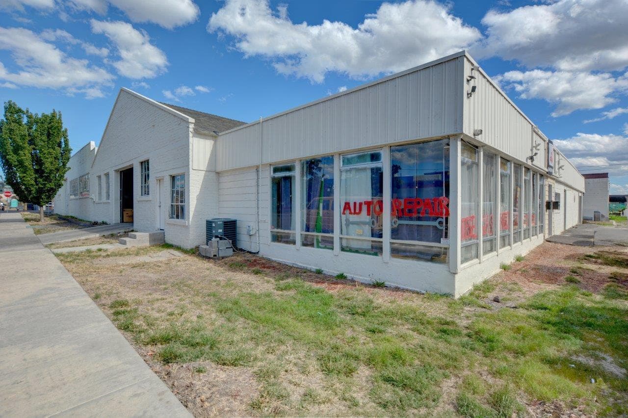 04a. Photo 5 of 54, 606 S 6th Street, Klamath Falls, OR 97601
