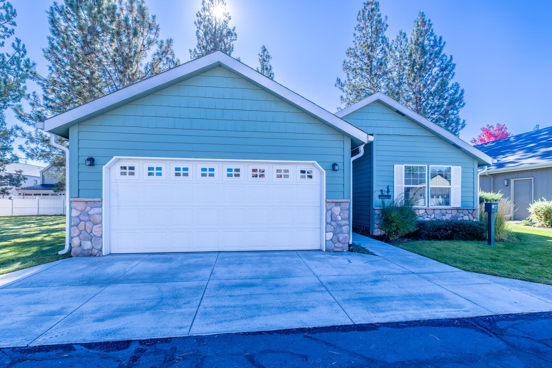 Front of House. Photo 2 of 22, 278 N Wheeler Loop, Sisters, OR 97759