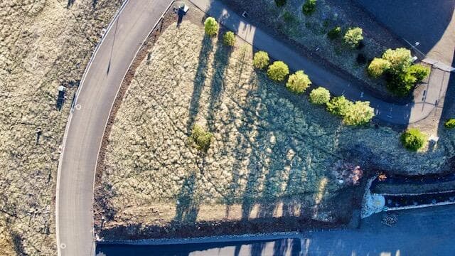 dji_fly_20251018_163634_783_176083215726. Photo 3 of 20, 1214 Overlook Drive, Eagle Point, OR 97524