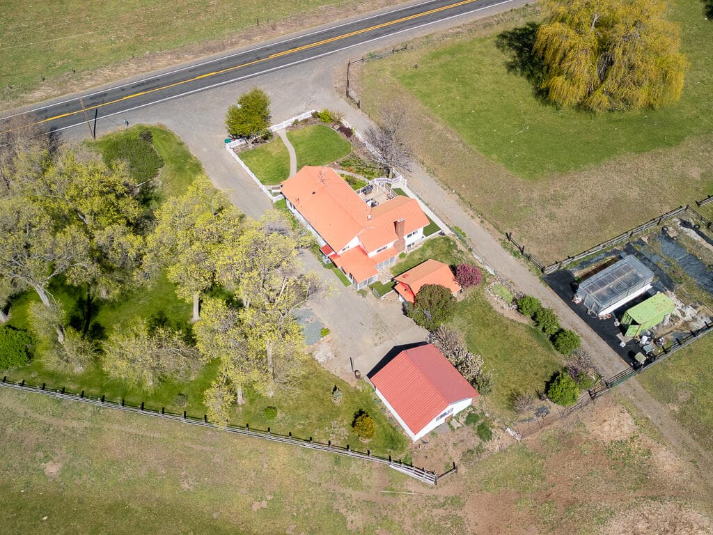 41 house2 aerial. Photo 3 of 37, 4650 Lower Klamath Lake Road, Klamath Falls, OR 97603