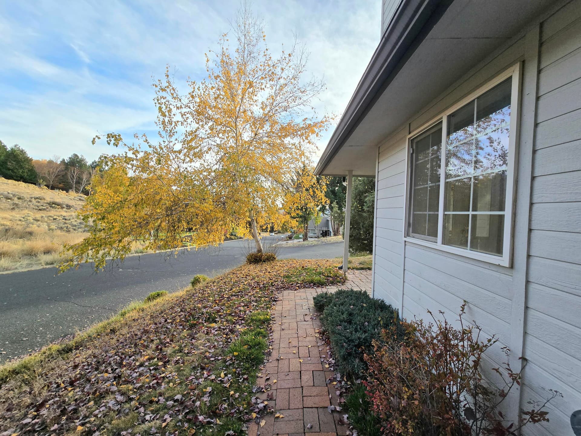 20251023_164913. Photo 5 of 19, 402 Mountain View Boulevard, Klamath Falls, OR 97601