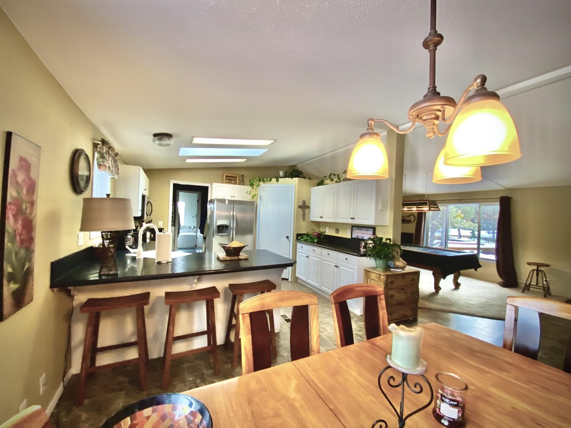 18 37. Photo 4 of 46, 64100 N N Highway 97 Unit 18, Bend, OR 97701