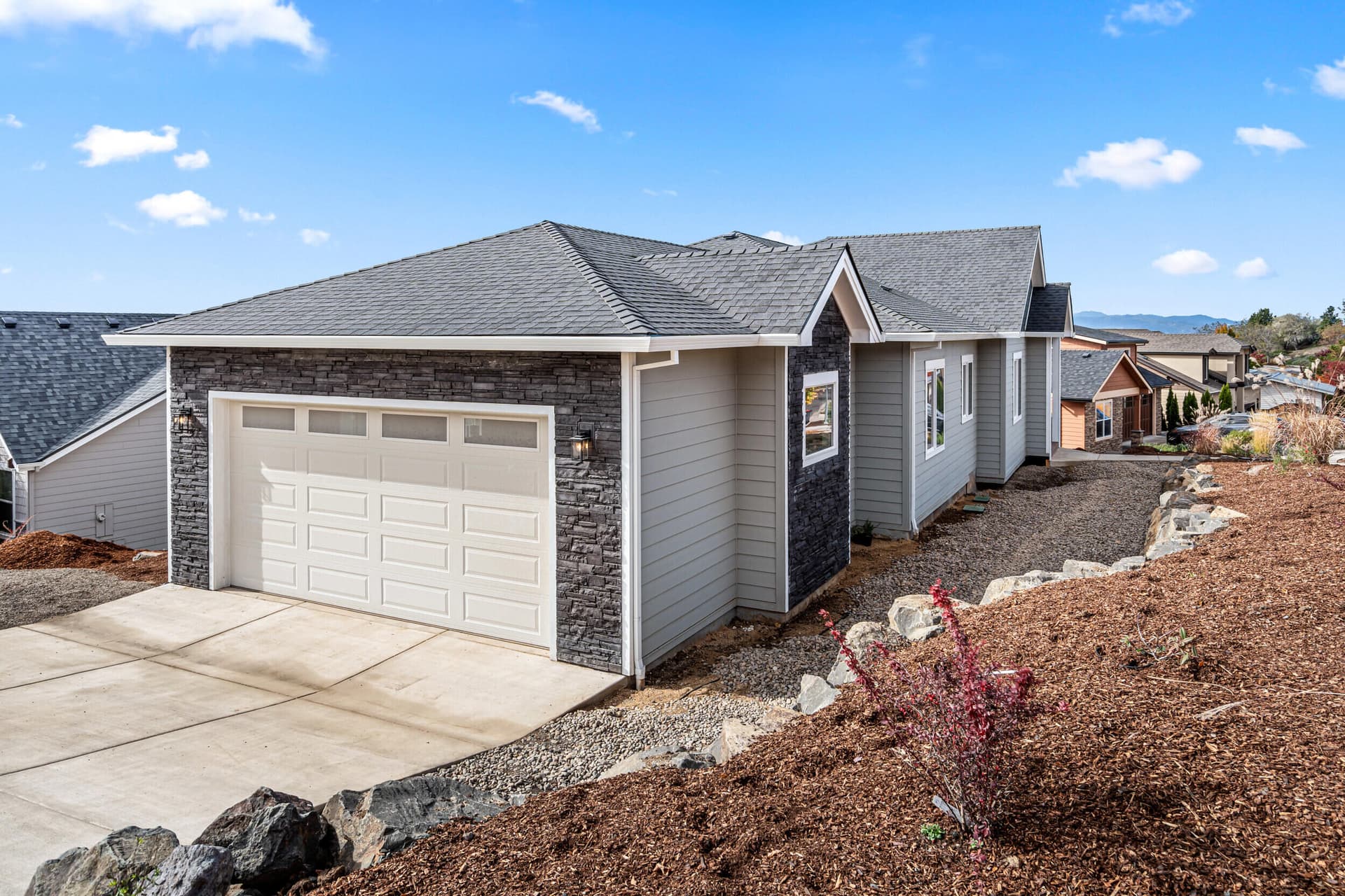 43_4260 falcon ridge terrace, medford-42. Photo 4 of 46, 4260 Falcon Ridge Terrace, Medford, OR 97504
